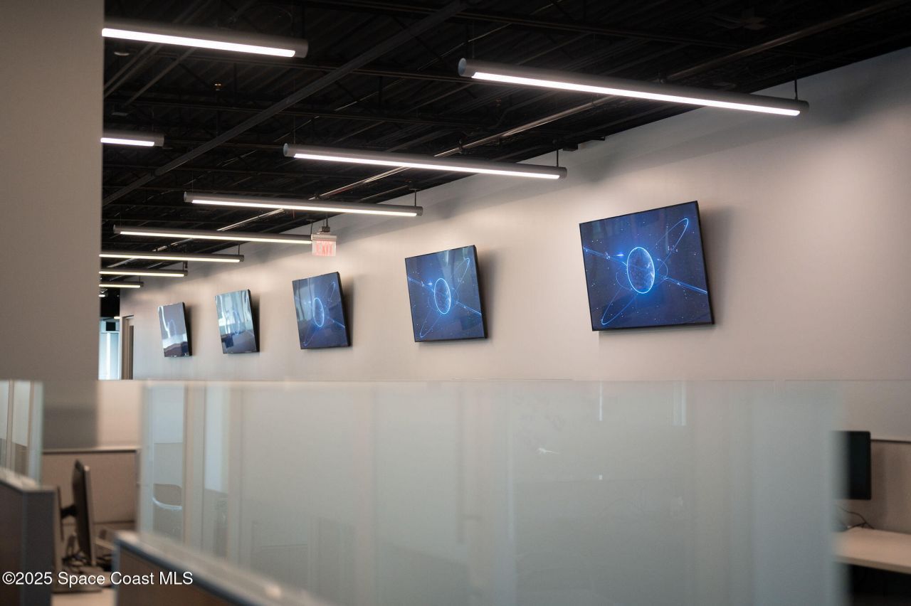 1050 Satcom Lane, Melbourne, FL 32940 Photo