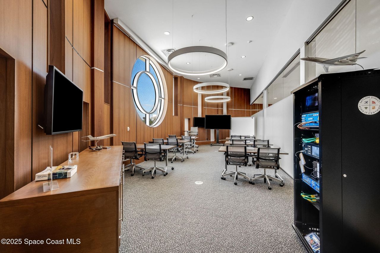 1050 Satcom Lane, Melbourne, FL 32940 Photo