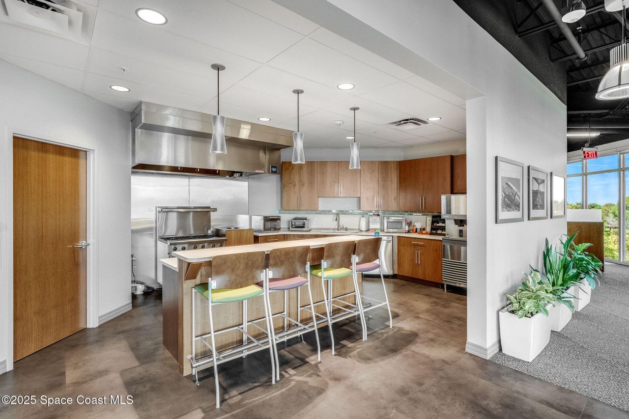 1050 Satcom Lane, Melbourne, FL 32940 Photo