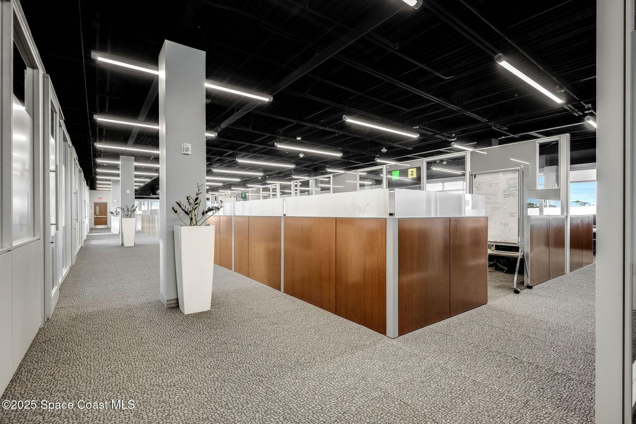 1050 Satcom Lane, Melbourne, FL 32940 Photo