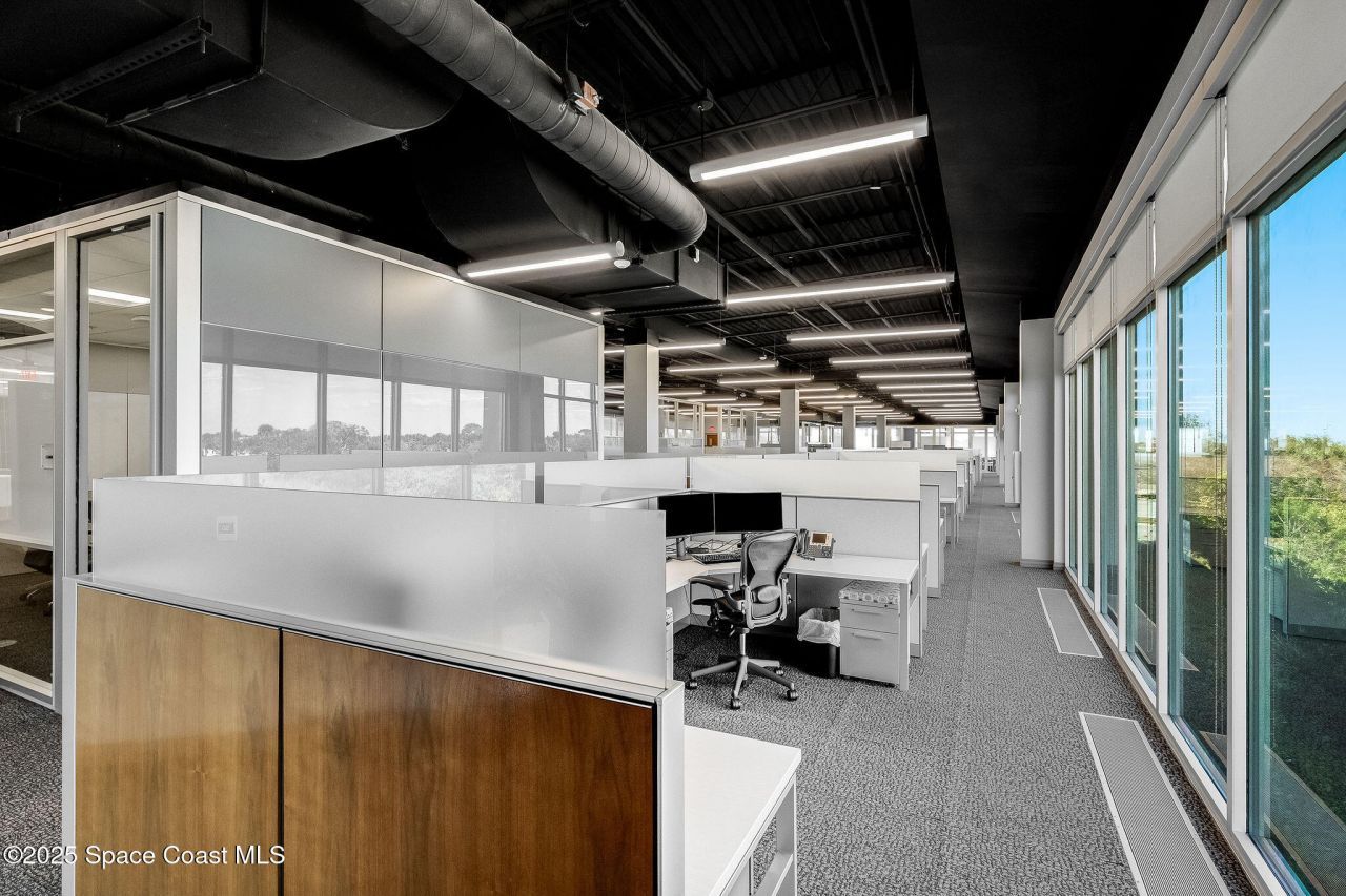 1050 Satcom Lane, Melbourne, FL 32940 Photo