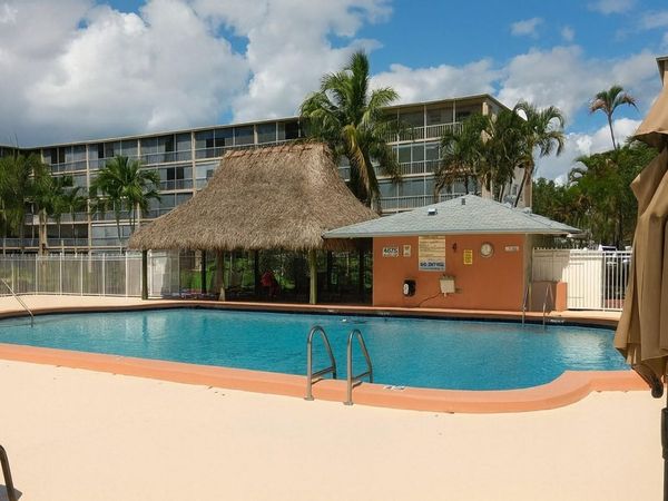 4650 Washington Street, Unit 210, Hollywood, FL 33021