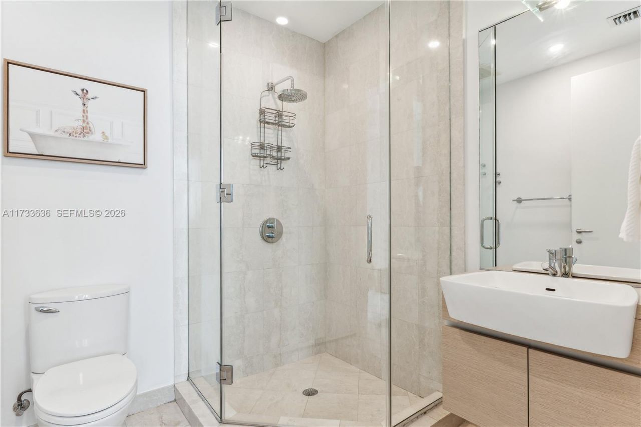 200 Biscayne Boulevard Way, Unit 4912, Miami, FL 33131 Photo