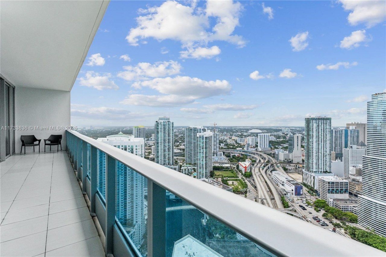 200 Biscayne Boulevard Way, Unit 4912, Miami, FL 33131 Photo