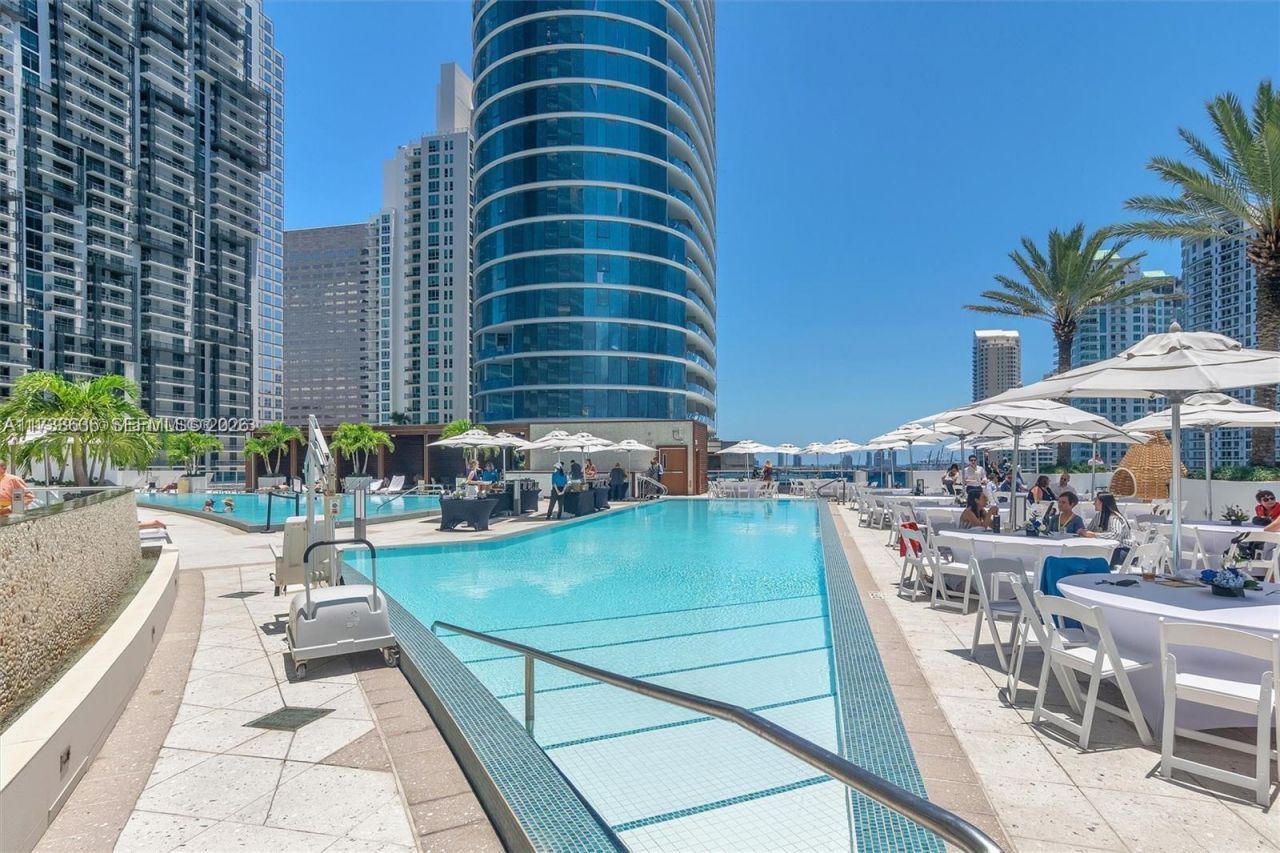 200 Biscayne Boulevard Way, Unit 4912, Miami, FL 33131 Photo