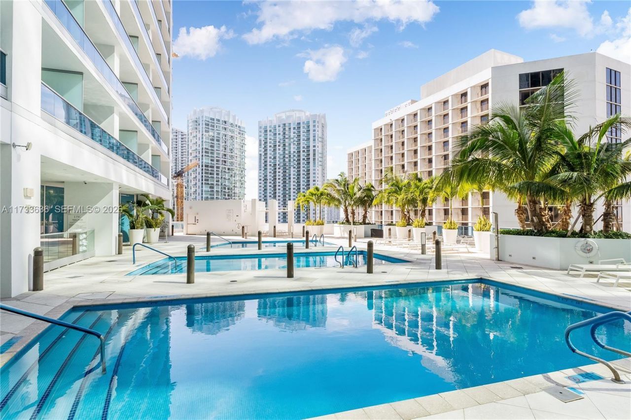 200 Biscayne Boulevard Way, Unit 4912, Miami, FL 33131 Photo