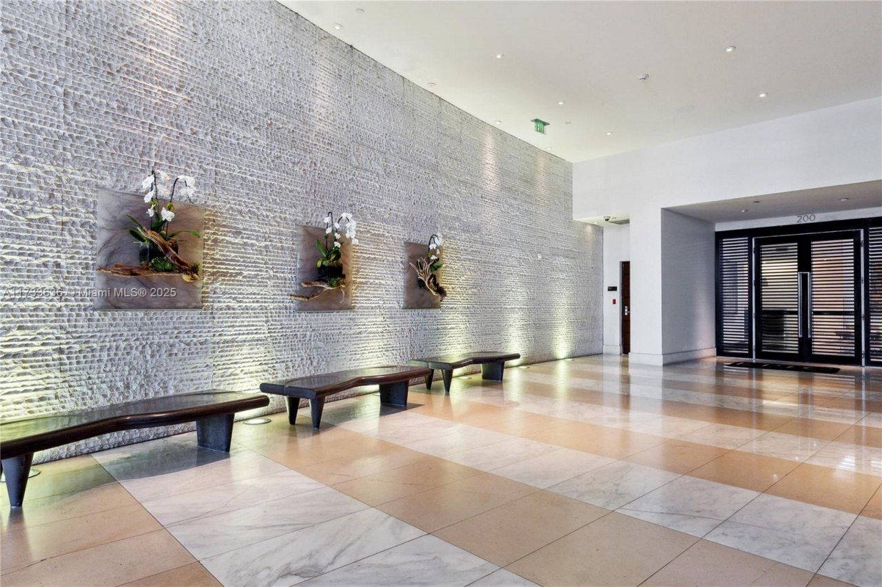 200 Biscayne Boulevard Way, Unit 4912, Miami, FL 33131 Photo