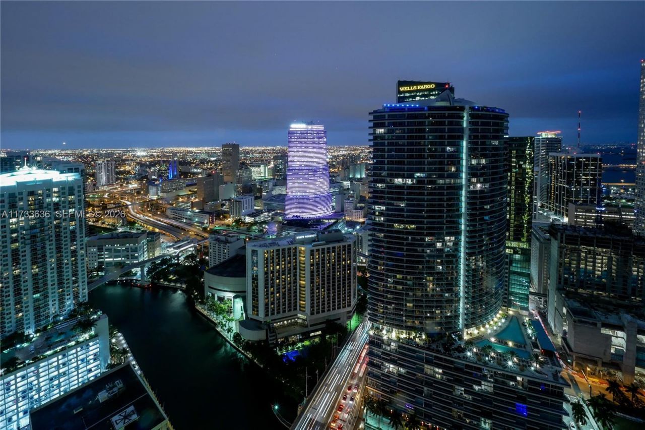 200 Biscayne Boulevard Way, Unit 4912, Miami, FL 33131 Photo