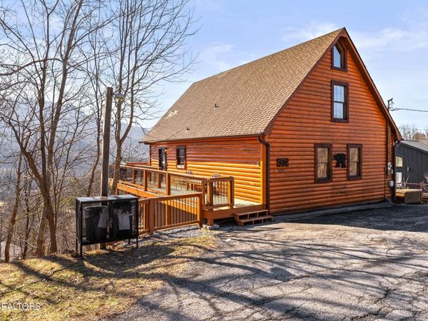 829 Red Fox Trl, Gatlinburg, TN 37738