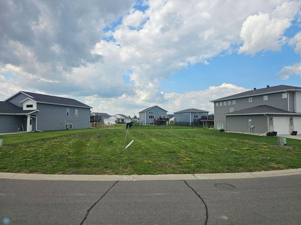 4878 Hampton Circle S, Moorhead, MN 56560