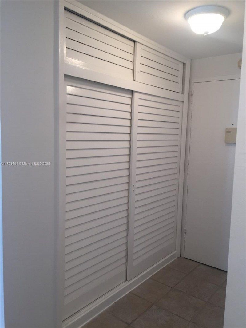 1408 Brickell Bay Dr, Unit 917, Miami, FL 33131 Photo