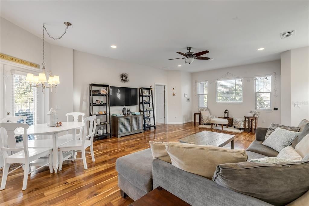 201 S Cooper Street, New Smyrna Beach, FL 32169 Photo