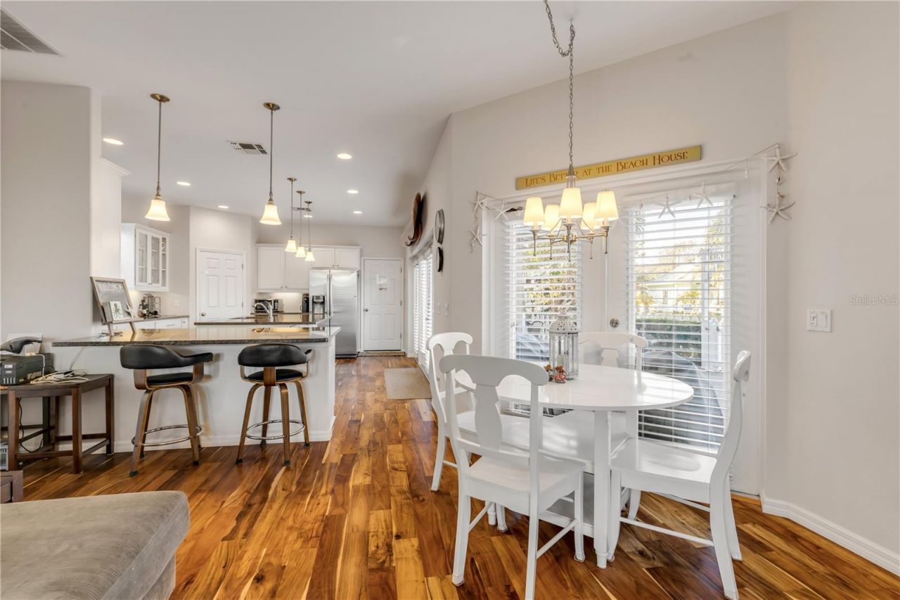 201 S Cooper Street, New Smyrna Beach, FL 32169 Photo