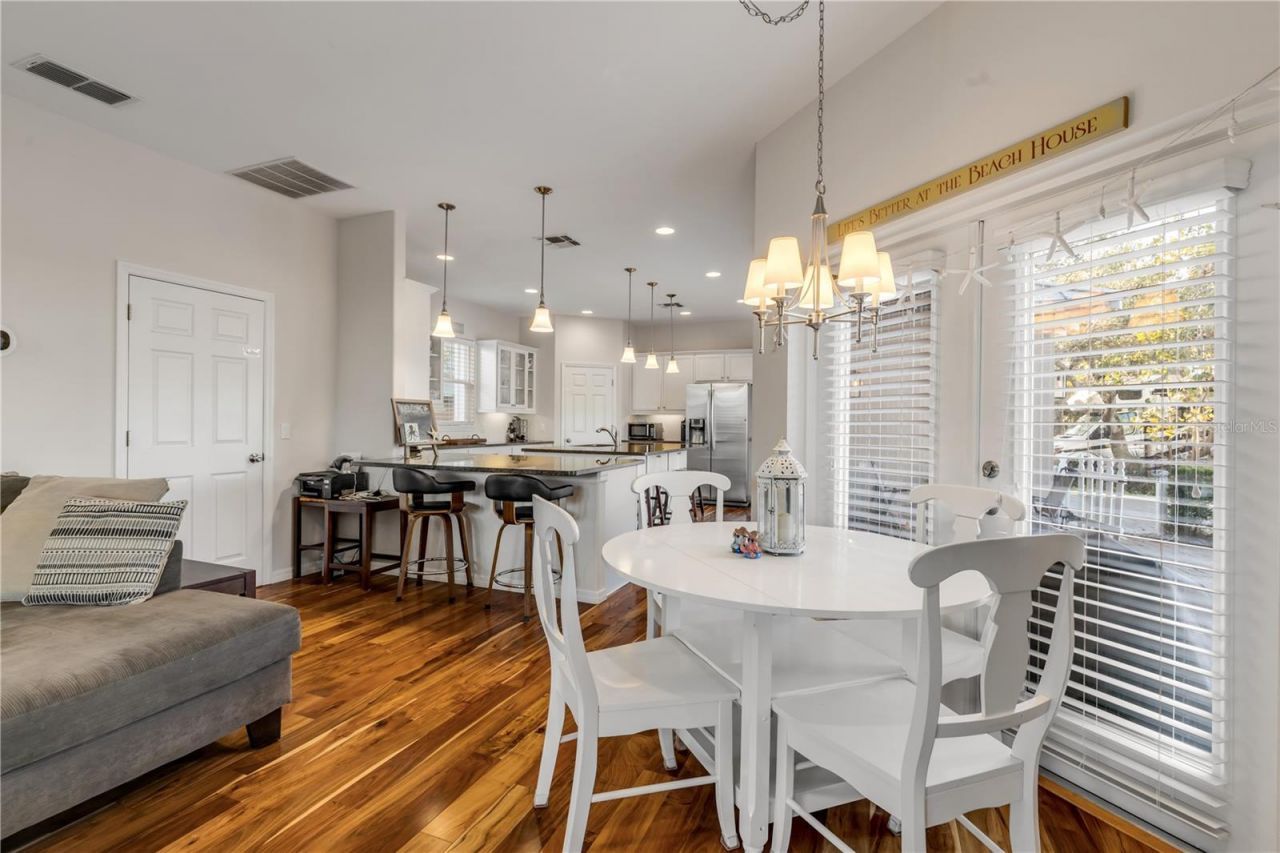 201 S Cooper Street, New Smyrna Beach, FL 32169 Photo