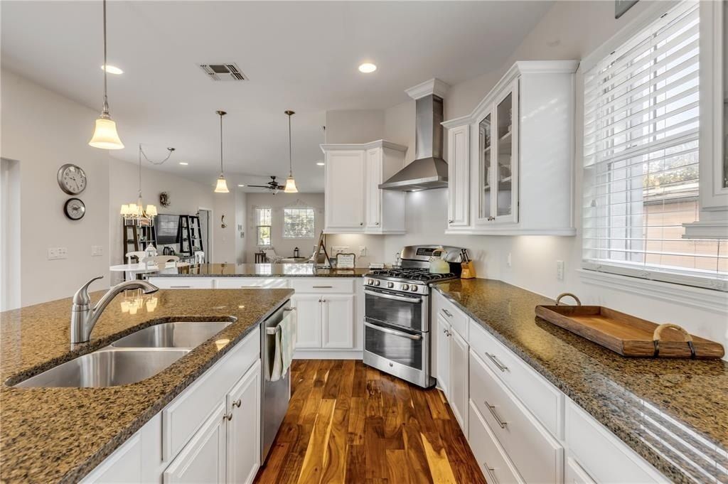 201 S Cooper Street, New Smyrna Beach, FL 32169 Photo