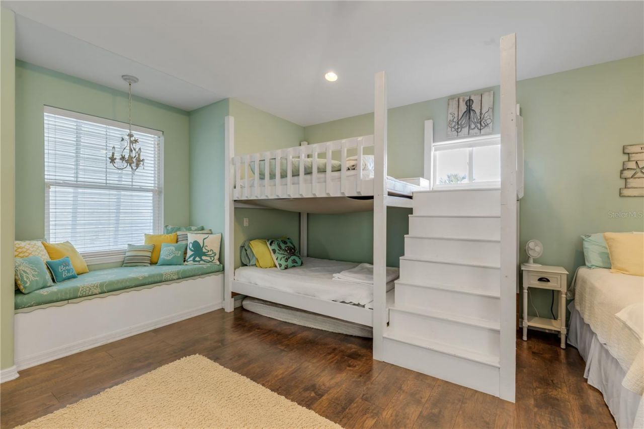 201 S Cooper Street, New Smyrna Beach, FL 32169 Photo