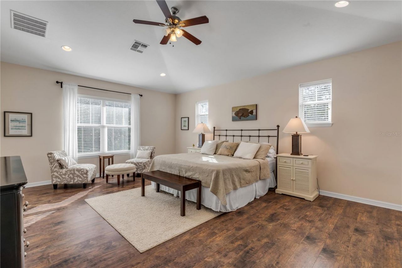 201 S Cooper Street, New Smyrna Beach, FL 32169 Photo