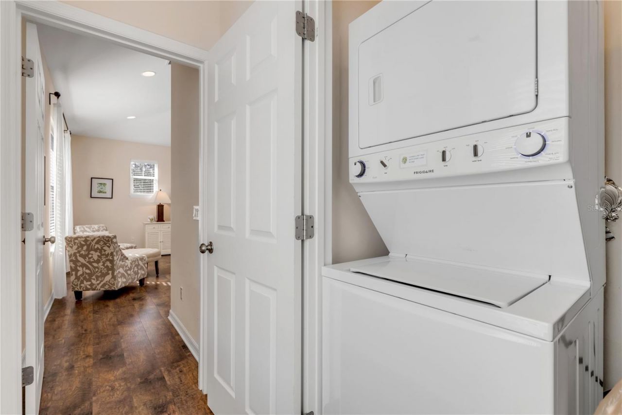 201 S Cooper Street, New Smyrna Beach, FL 32169 Photo