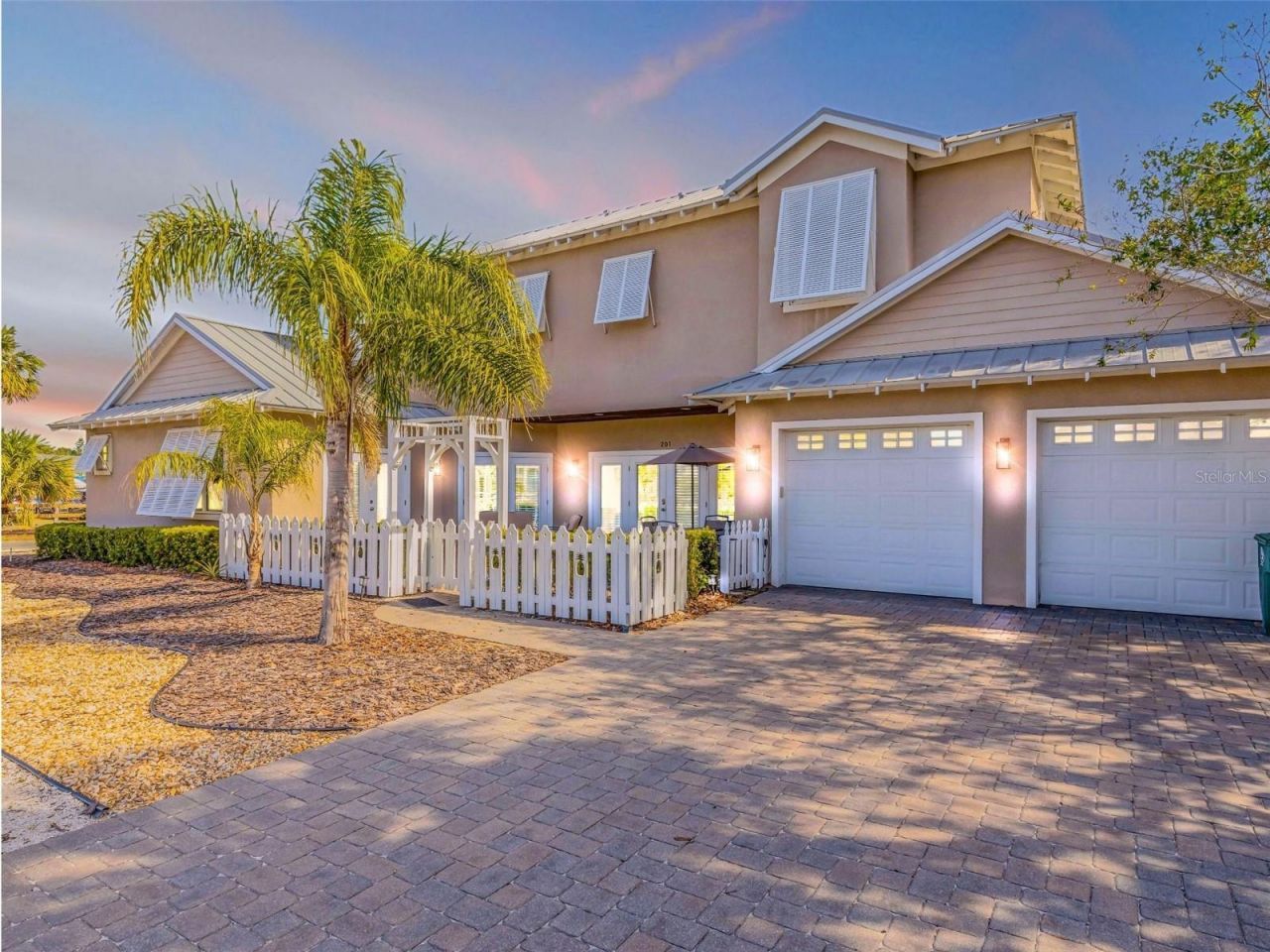 201 S Cooper Street, New Smyrna Beach, FL 32169 Photo