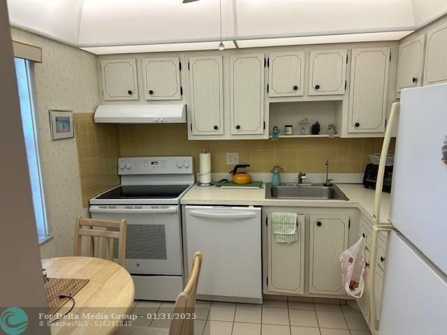 7950 NW 5th Court, Unit 208, Margate, FL 33063 Photo
