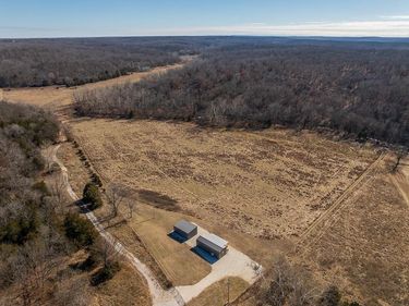 000 SE J Highway, Collins, MO 64738