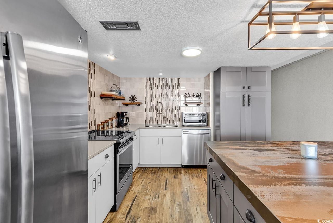 1012 N Waccamaw Dr. Photo 19