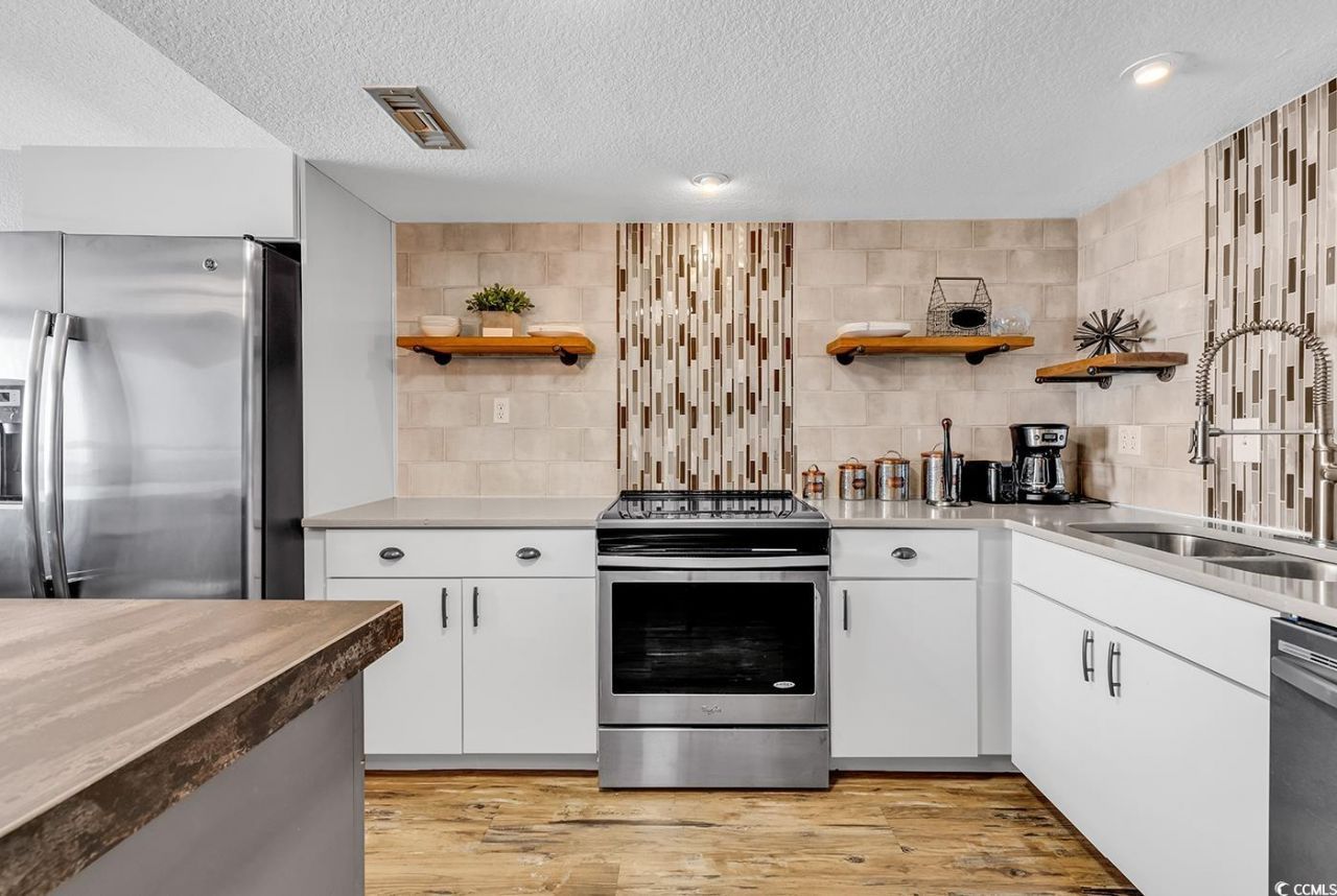 1012 N Waccamaw Dr. Photo 21