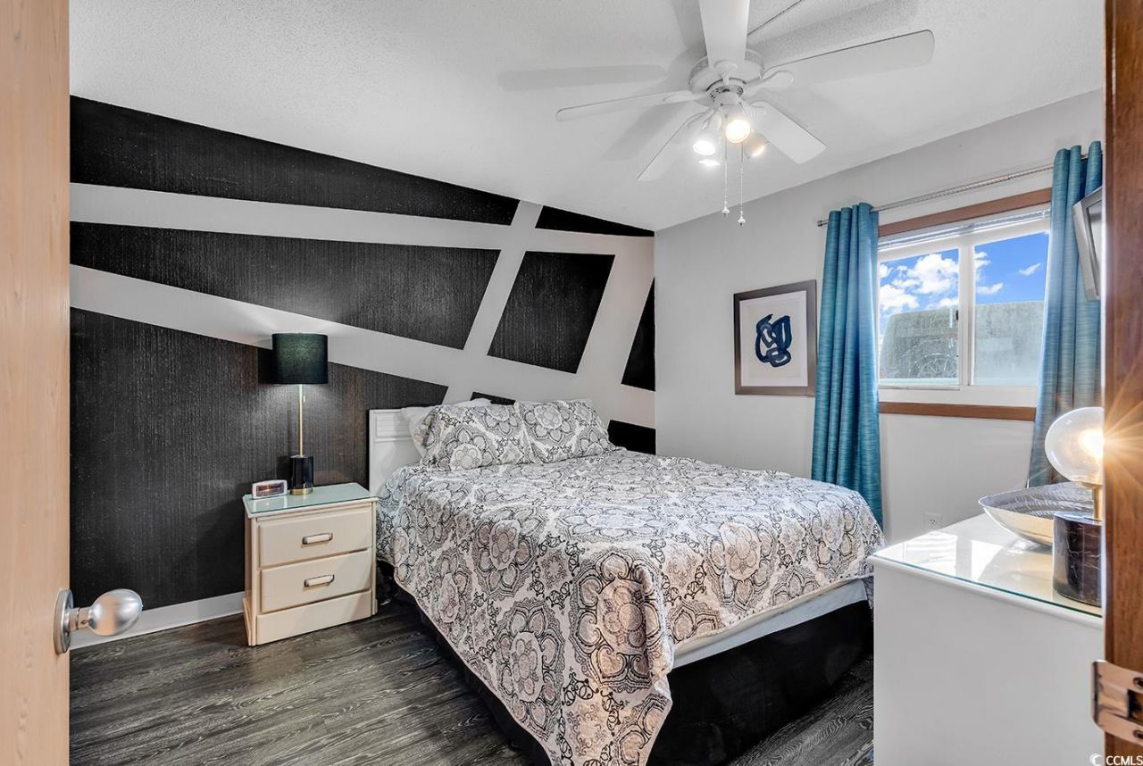 1012 N Waccamaw Dr. Photo 6