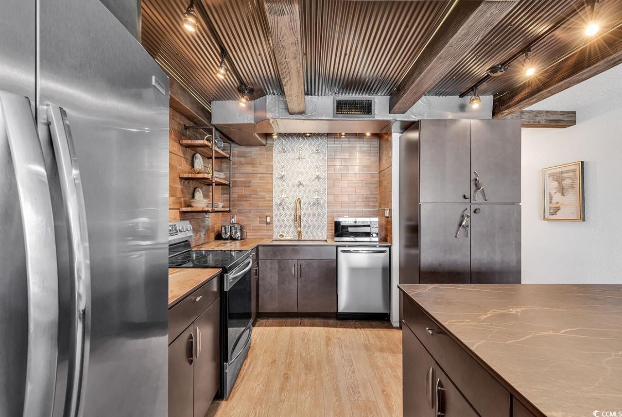 1012 N Waccamaw Dr. Photo 16