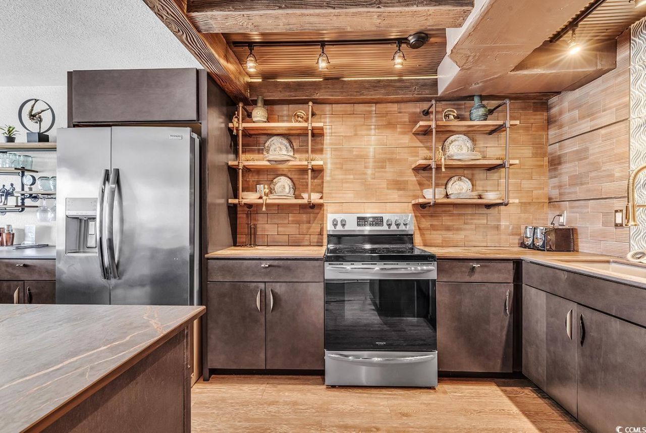 1012 N Waccamaw Dr. Photo 18