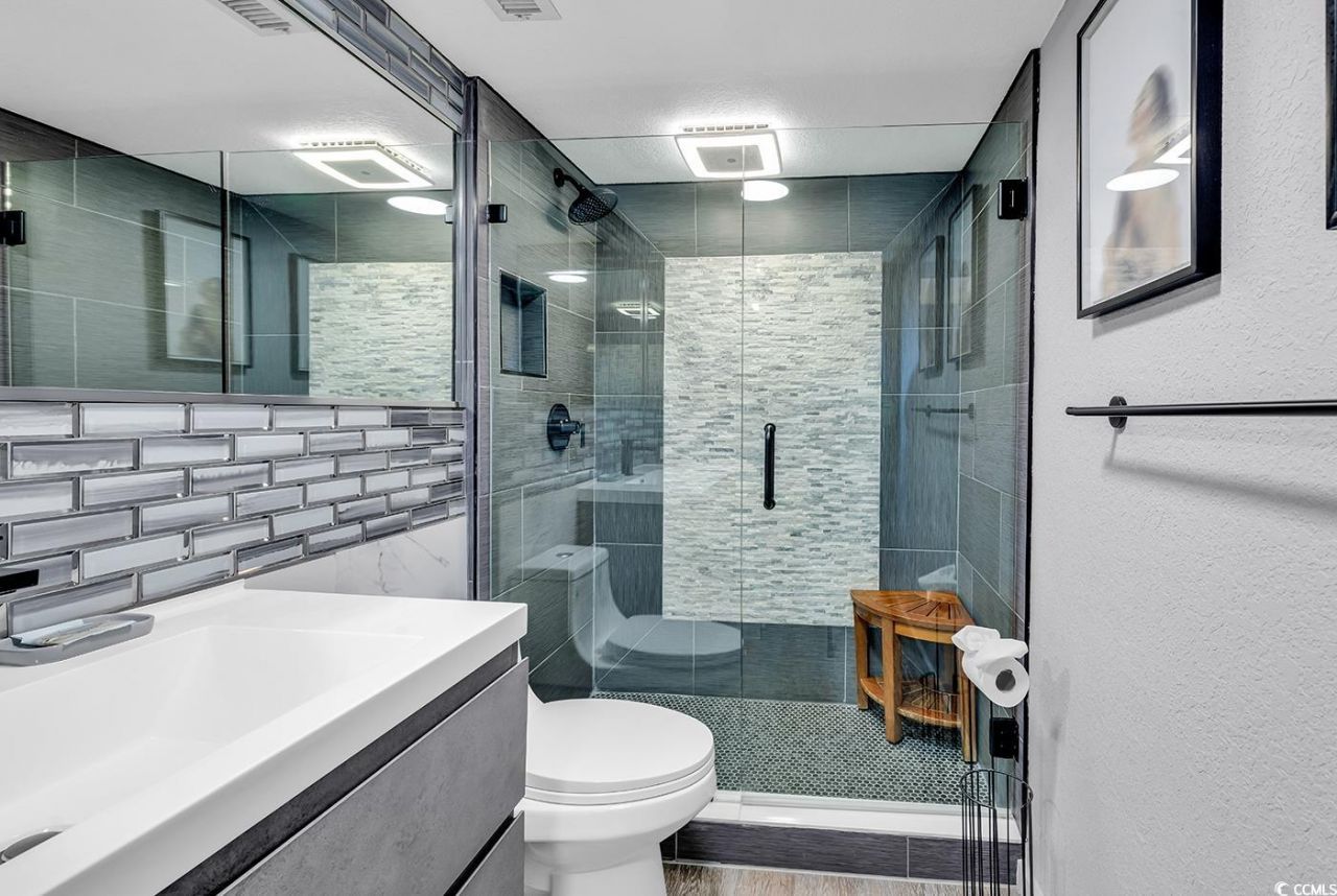 1012 N Waccamaw Dr. Photo 6