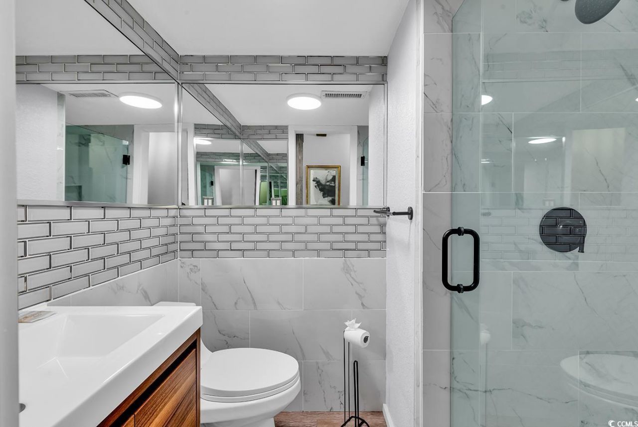 1012 N Waccamaw Dr. Photo 9