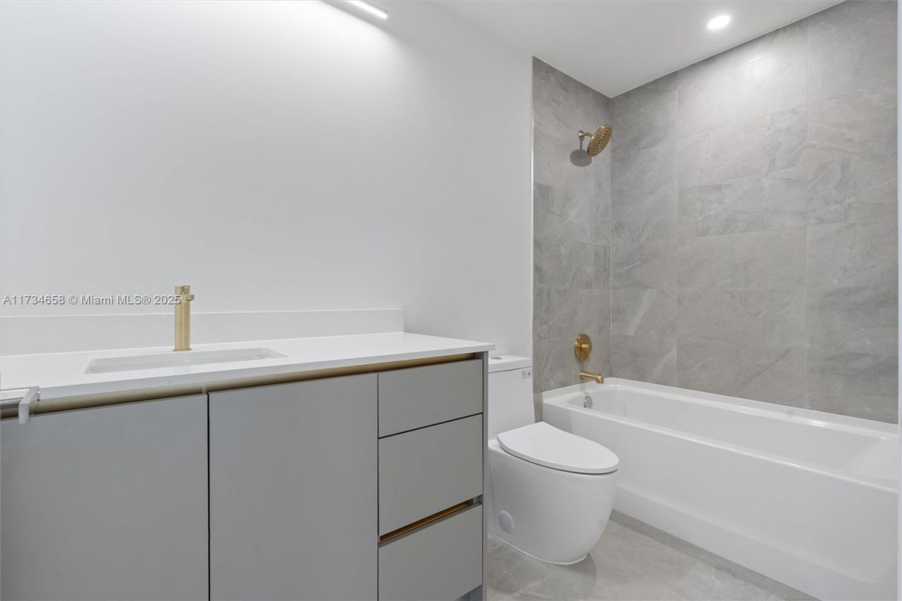 1567 NW 94th Way, Unit 10, Coral Springs, FL 33071 Photo