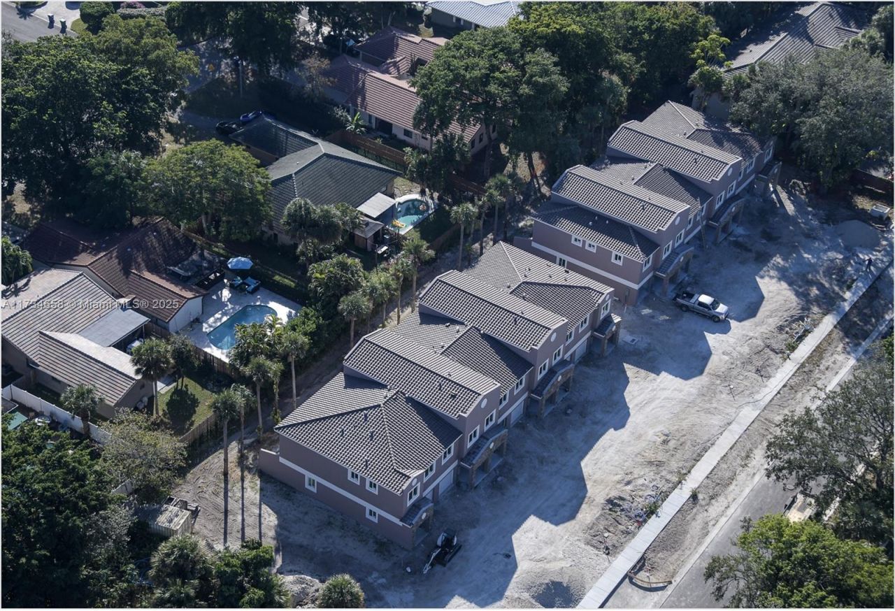 1567 NW 94th Way, Unit 10, Coral Springs, FL 33071 Photo