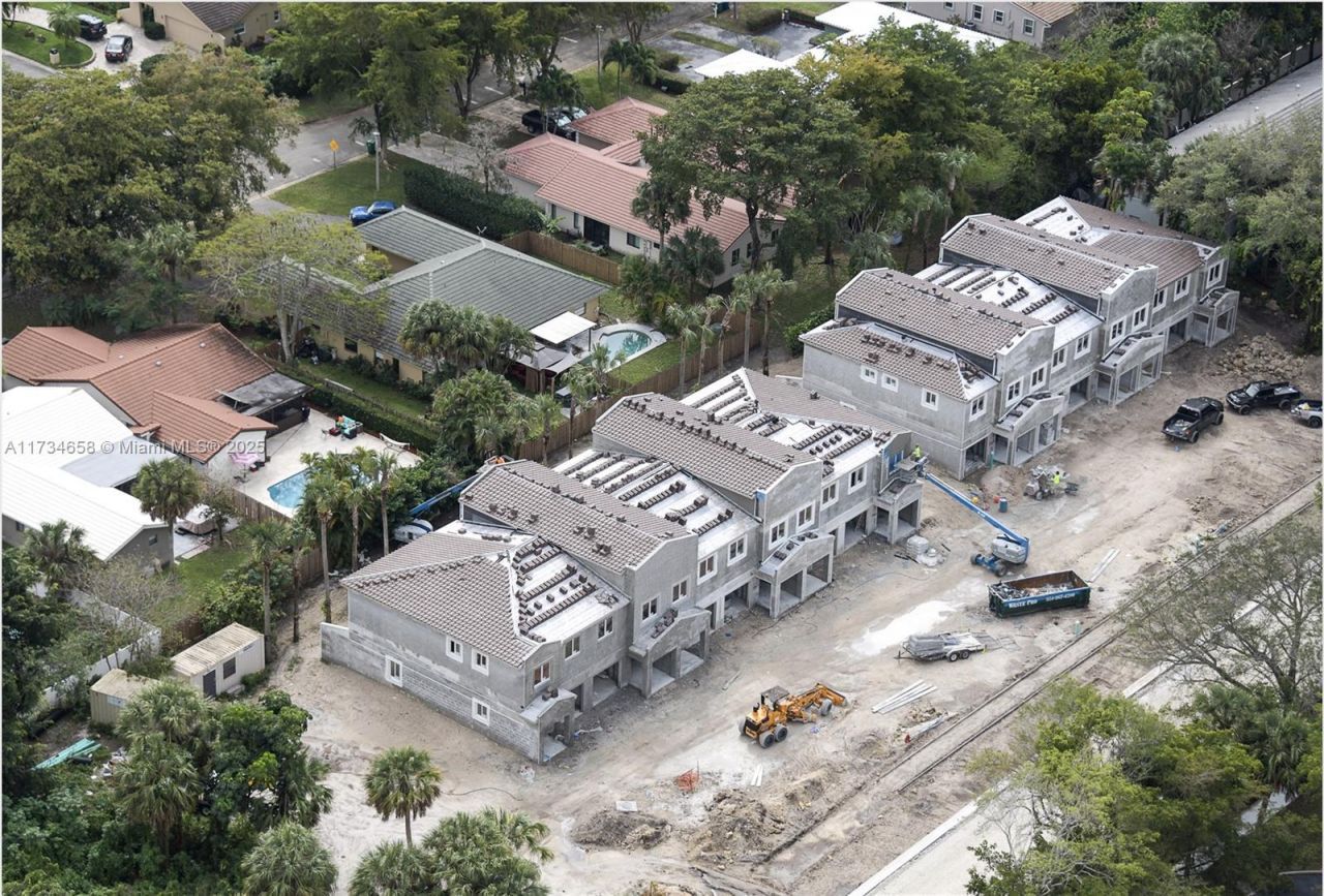 1567 NW 94th Way, Unit 10, Coral Springs, FL 33071 Photo