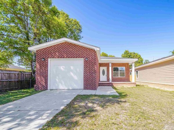2318 W Lakeview Ave, Pensacola, FL 32505