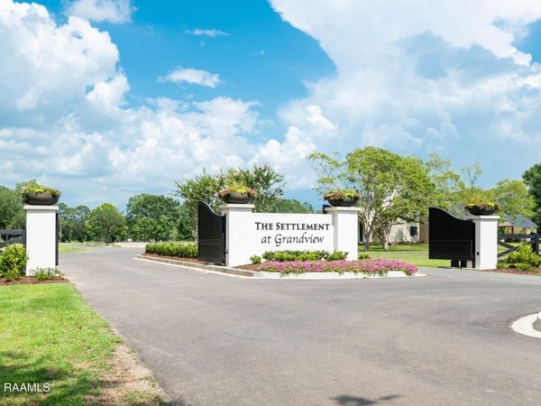 226 Grand Manor Drive, Youngsville, LA 70592