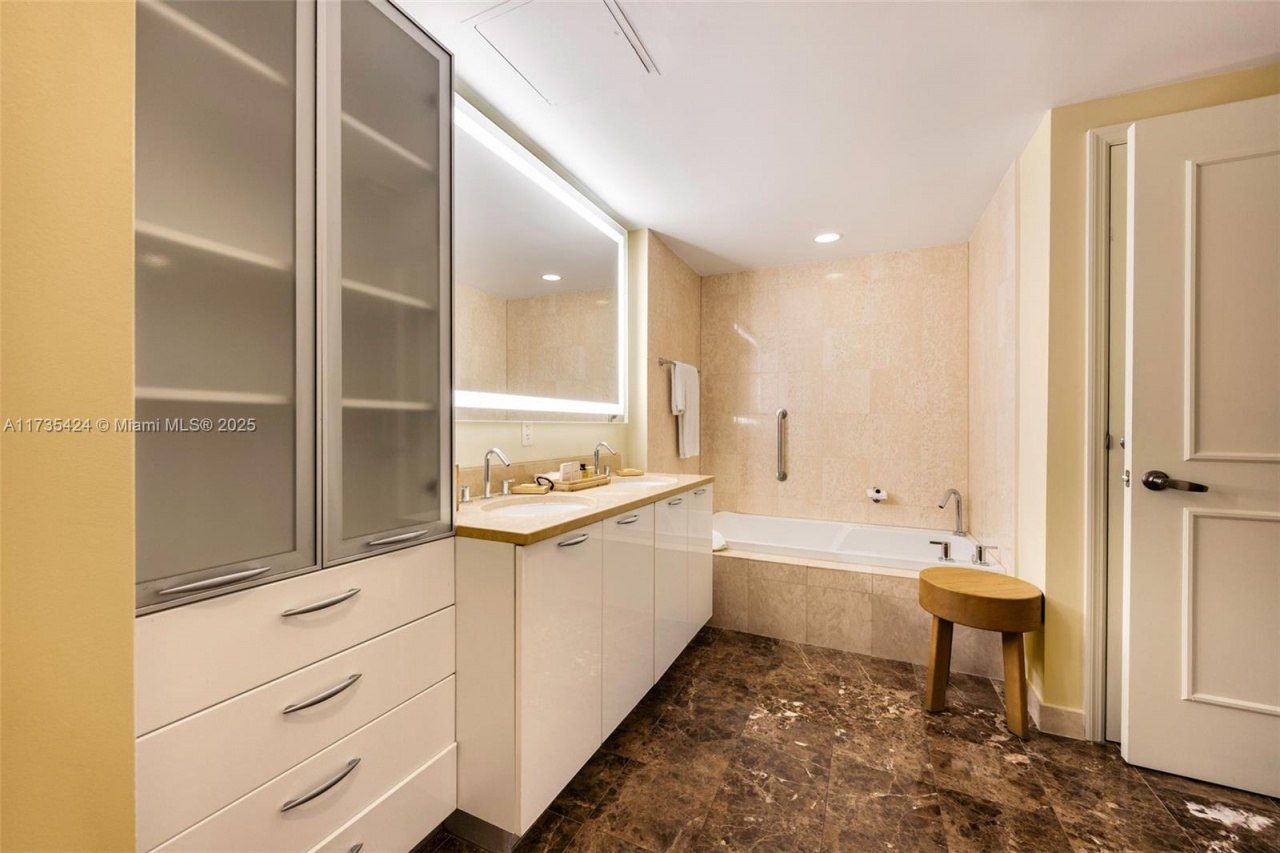 505 N Fort Lauderdale Beach Blvd, Unit 222, Fort Lauderdale, FL 33304 Photo