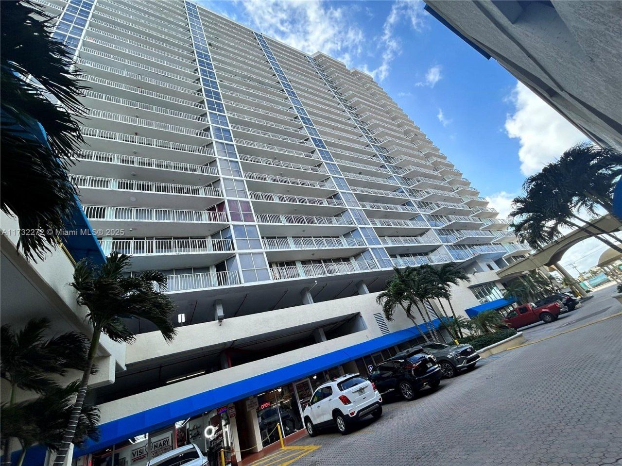 7601 E Treasure Dr, Unit CU-18, North Bay Village, FL 33141 Photo