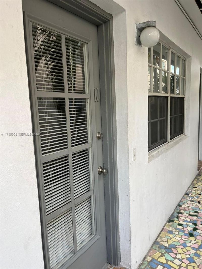 1551 Michigan Ave, Unit 10, Miami Beach, FL 33139 Photo