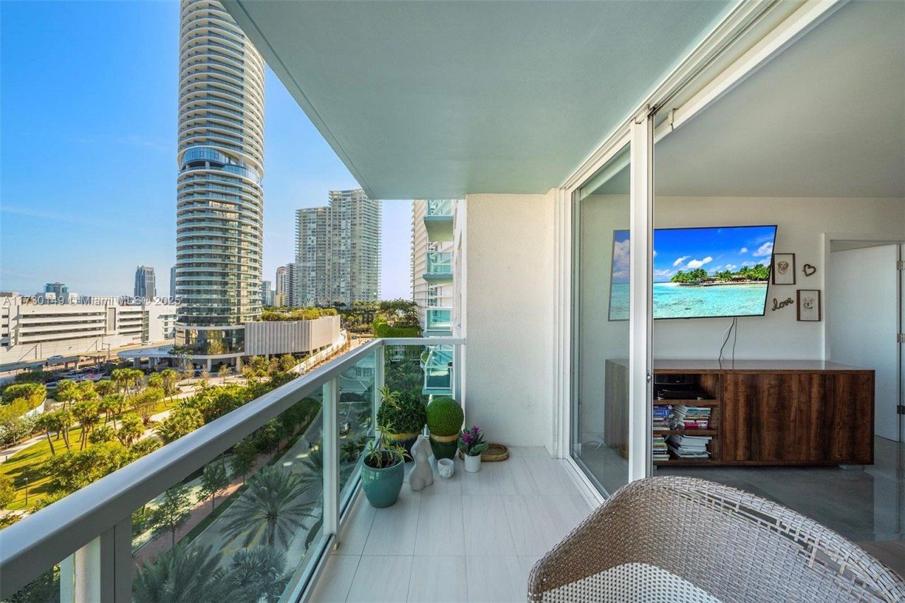 650 West Ave, Unit 1004, Miami Beach, FL 33139 Photo