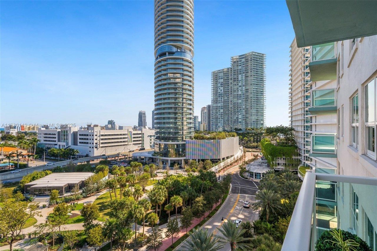 650 West Ave, Unit 1004, Miami Beach, FL 33139 Photo