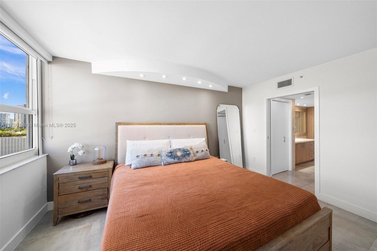 650 West Ave, Unit 1004, Miami Beach, FL 33139 Photo