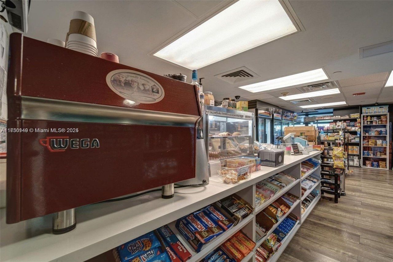 650 West Ave, Unit 1004, Miami Beach, FL 33139 Photo