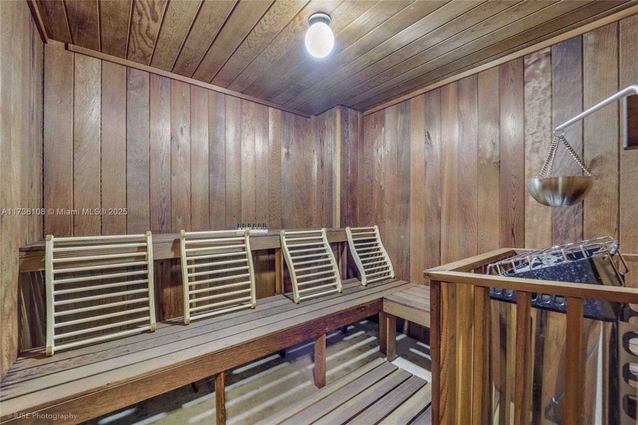 575 Crandon Blvd, Unit 306, Key Biscayne, FL 33149 Photo