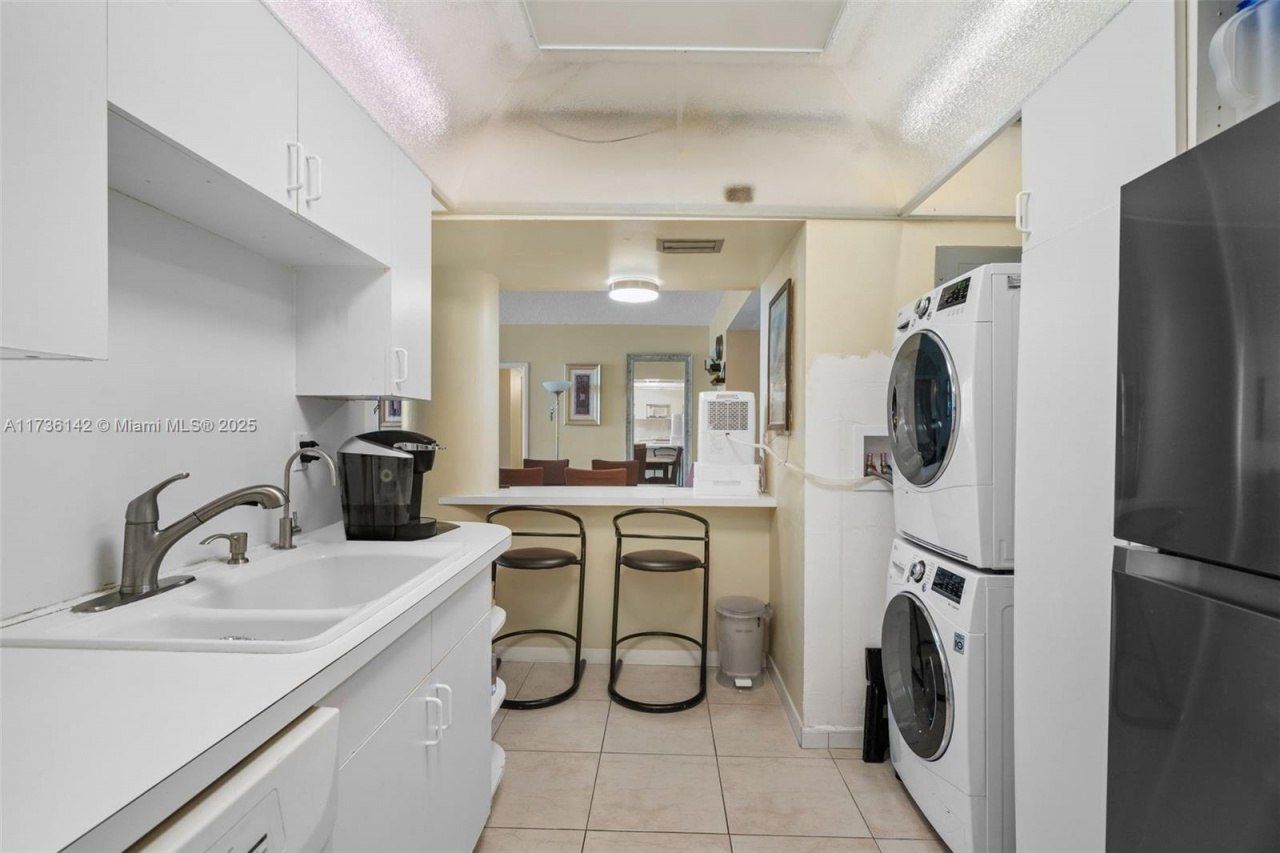 3725 S Ocean Dr, Unit 1110, Hollywood, FL 33019 Photo