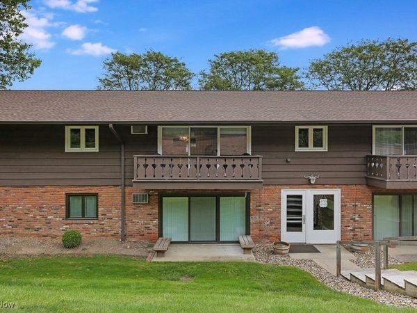 5721 Som Center Road, Unit 25, Solon, OH 44139