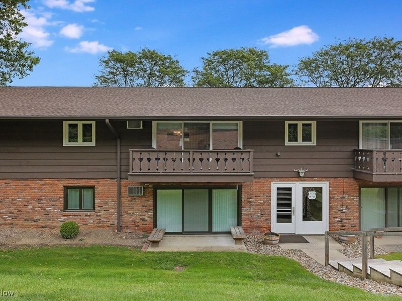 5721 Som Center Road, Unit 25, Solon, OH 44139 Photo 1