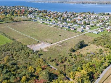 314 Dodge Avenue, Sackets Harbor, NY 13685