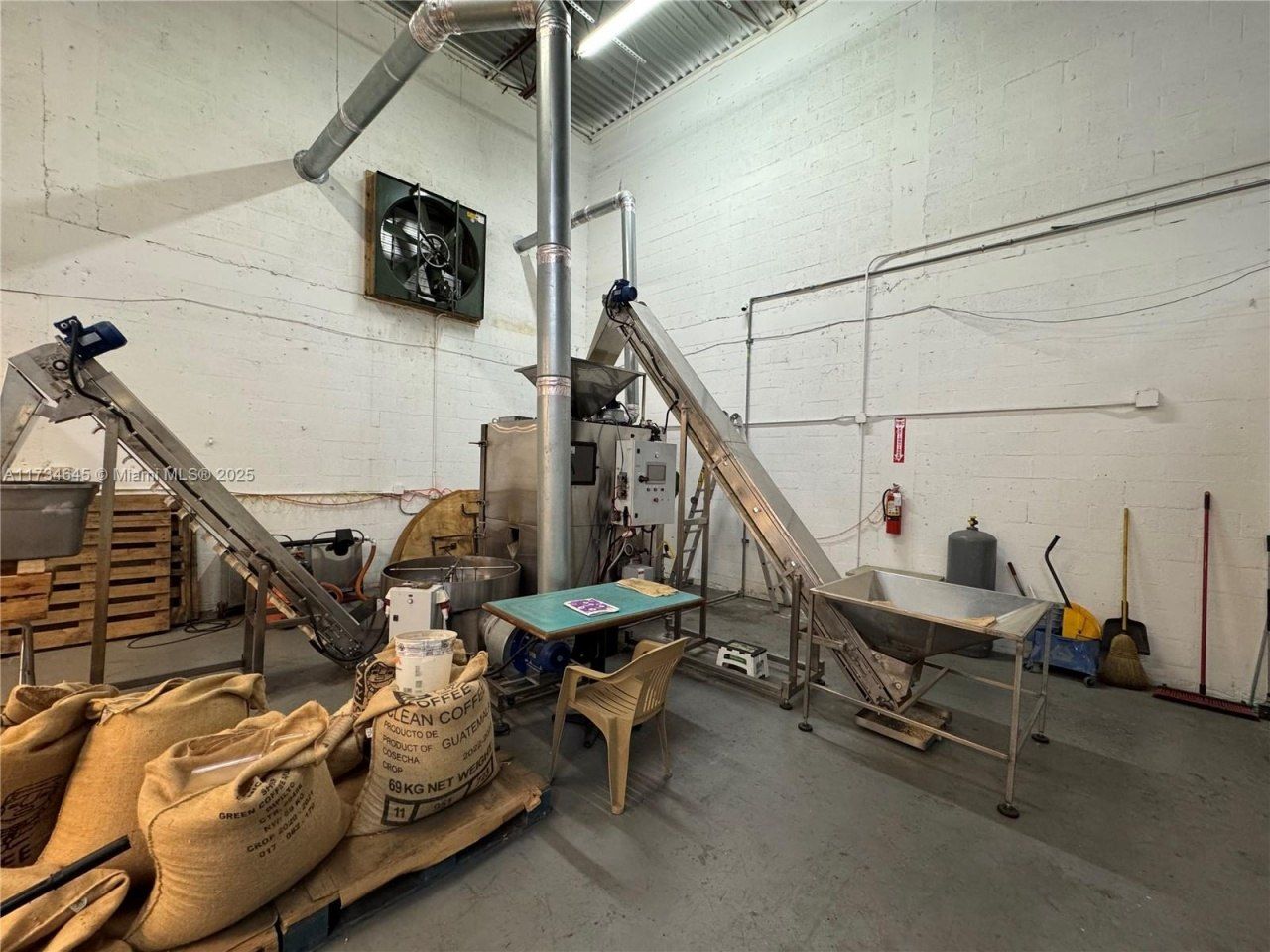 1805 SW 31st Ave, Pembroke Park, FL 33009 Photo